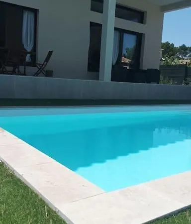 Spacieuse Avec Piscine, Secteur Tres Calme