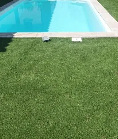 Spacieuse Avec Piscine, Secteur Tres Calme فيلة نيم