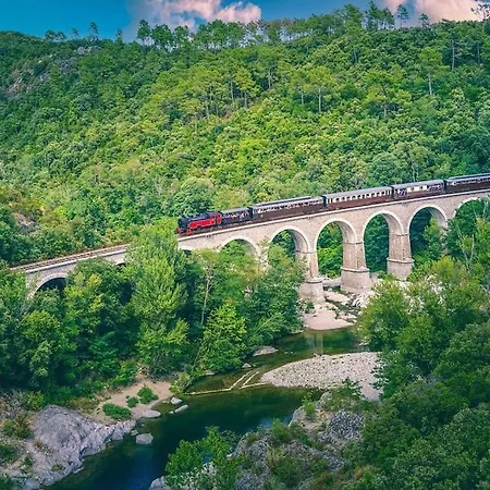 Spacieuse Avec Piscine, Secteur Tres Calme نيم
